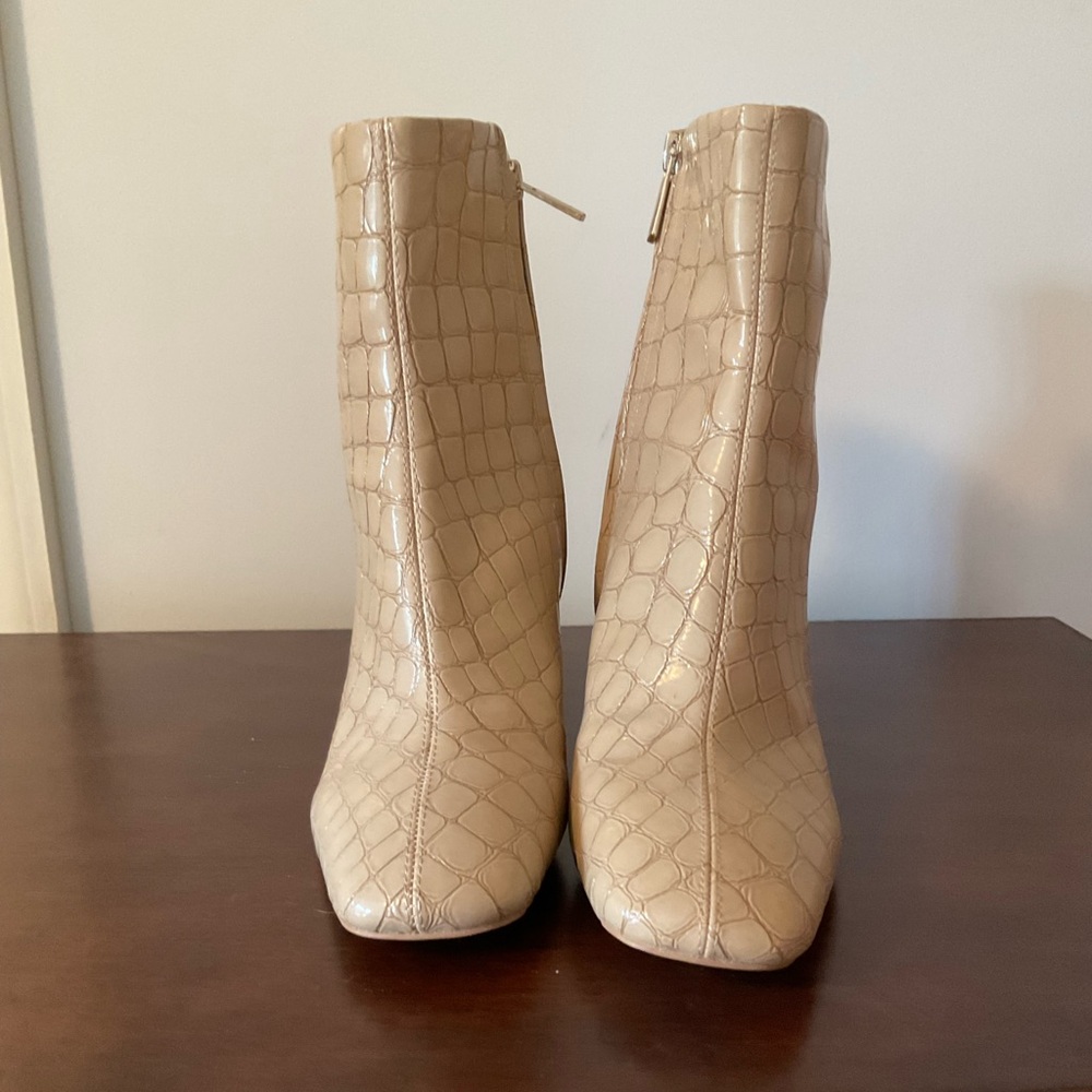 Sam Edelman nude beige Croc-Embossed Ankle Boots 7